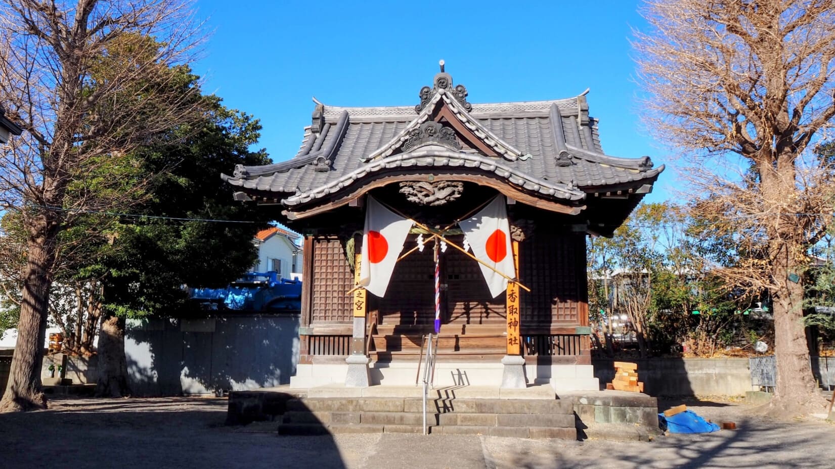 神社と日本国旗