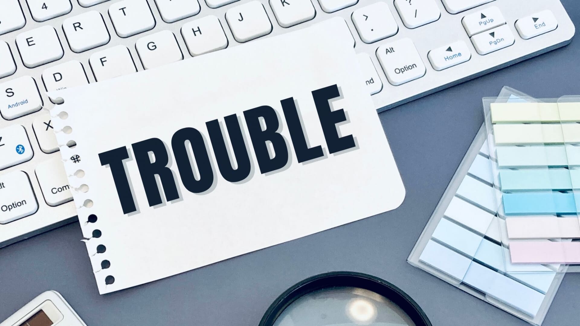 PCとトラブルと書かれたメモ